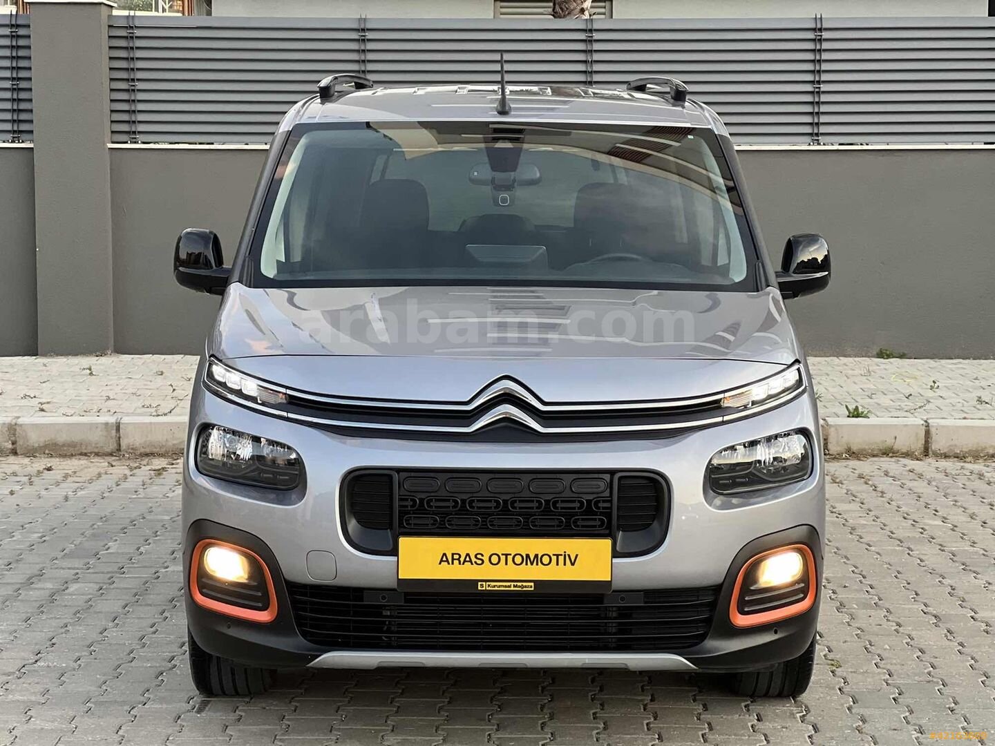 Galeriden Citroen Berlingo 1.5 BlueHDI Shine Bold 2022 Model İzmir 41.000 km Gri 2