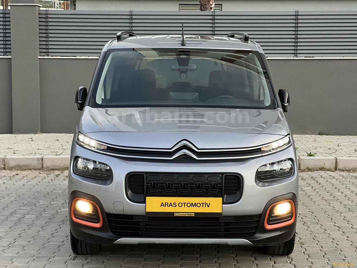 Galeriden Citroen Berlingo 1.5 BlueHDI Shine Bold 2022 Model İzmir 41.000 km Gri 5