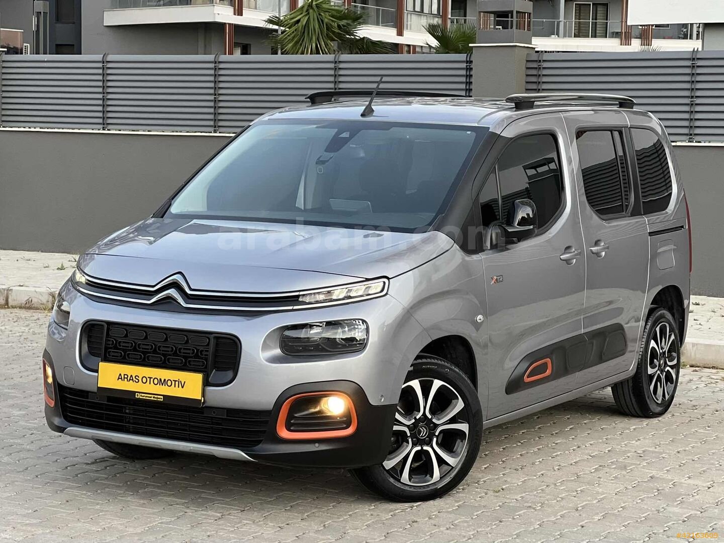 Galeriden Citroen Berlingo 1.5 BlueHDI Shine Bold 2022 Model İzmir 41.000 km Gri 6