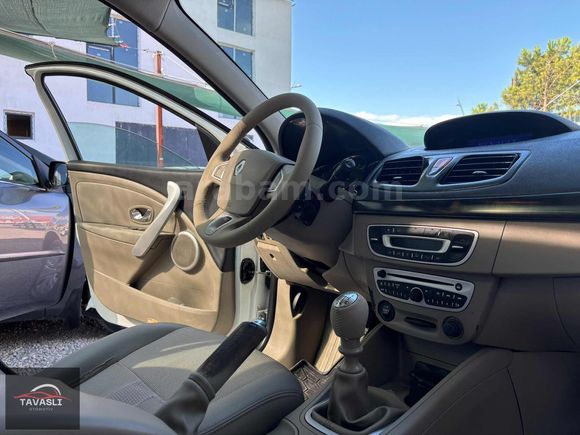 İLK SAHİBİNDEN SUNROOF LU TEMİZ MEGANE