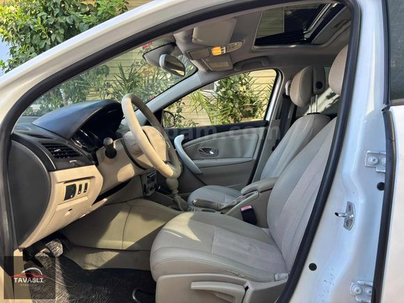 İLK SAHİBİNDEN SUNROOF LU TEMİZ MEGANE