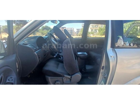 Sahibinden Suzuki Grand Vitara 1.6 2005 Model