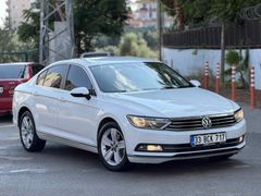Galeriden Volkswagen Passat 1.6 TDi BlueMotion Comfortline 2015 Model Mersin 202.000 km Beyaz