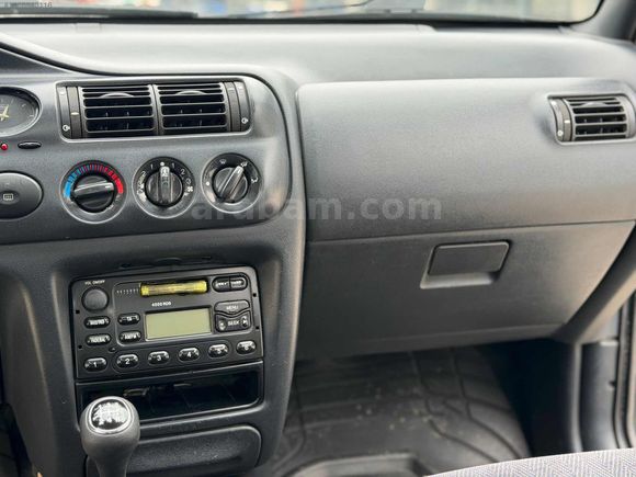 2000 ESCORT KLİMA BENZİN LPG TEMİZZ