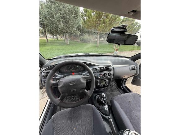 2000 ESCORT KLİMA BENZİN LPG TEMİZZ