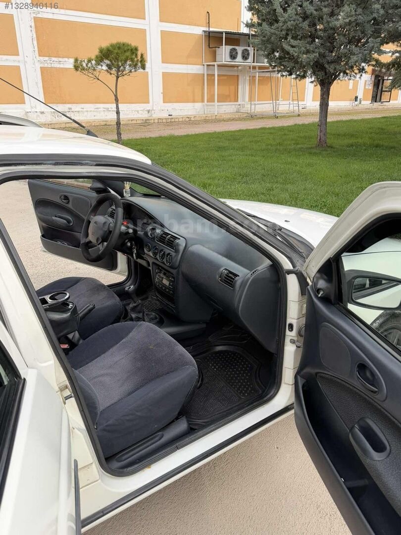 Galeriden Ford Escort 1.6 CLX 2000 Model Ankara 192.000 km Beyaz 6