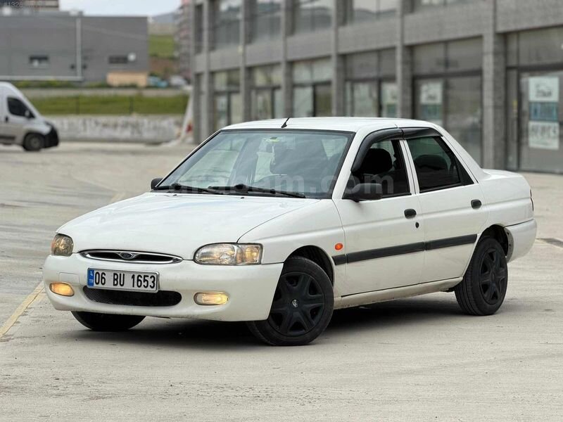 Galeriden Ford Escort 1.6 CLX 2000 Model Ankara 192.000 km Beyaz