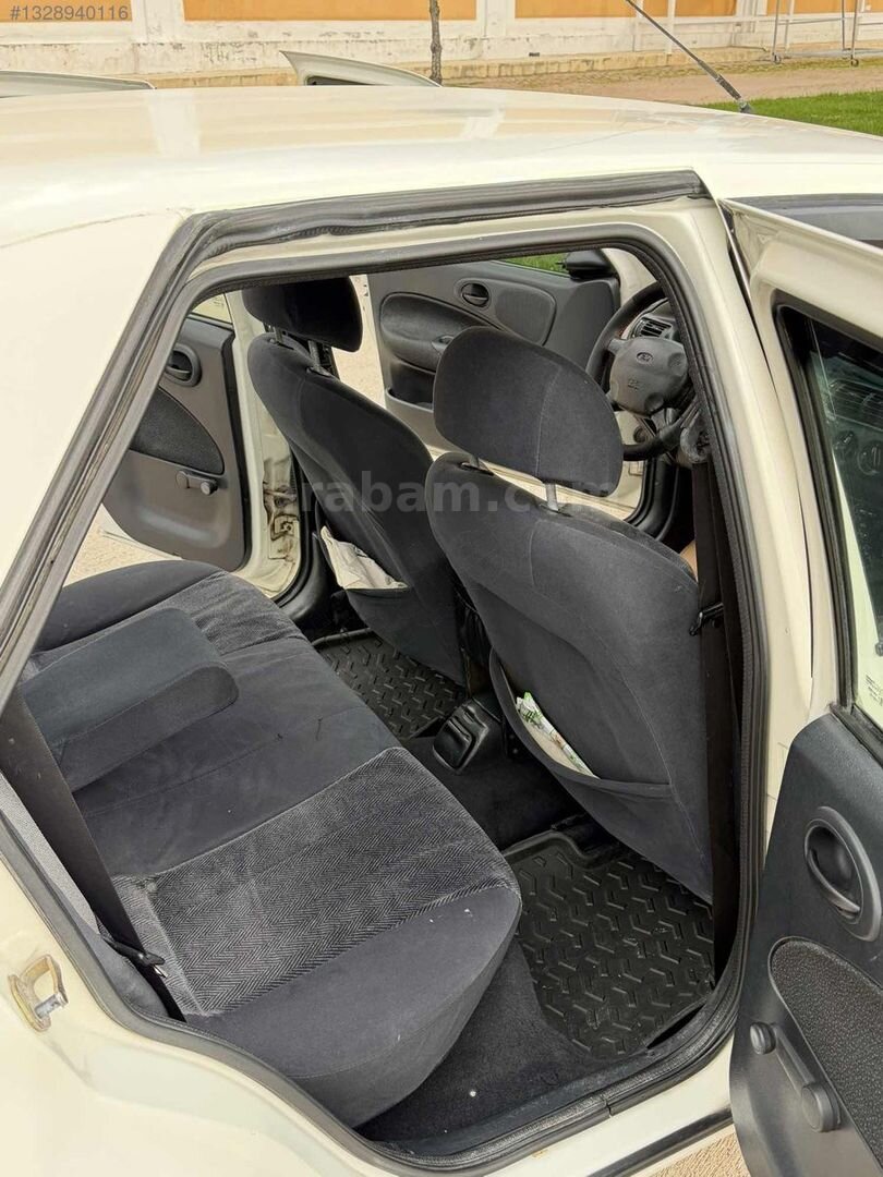 Galeriden Ford Escort 1.6 CLX 2000 Model Ankara 192.000 km Beyaz 2