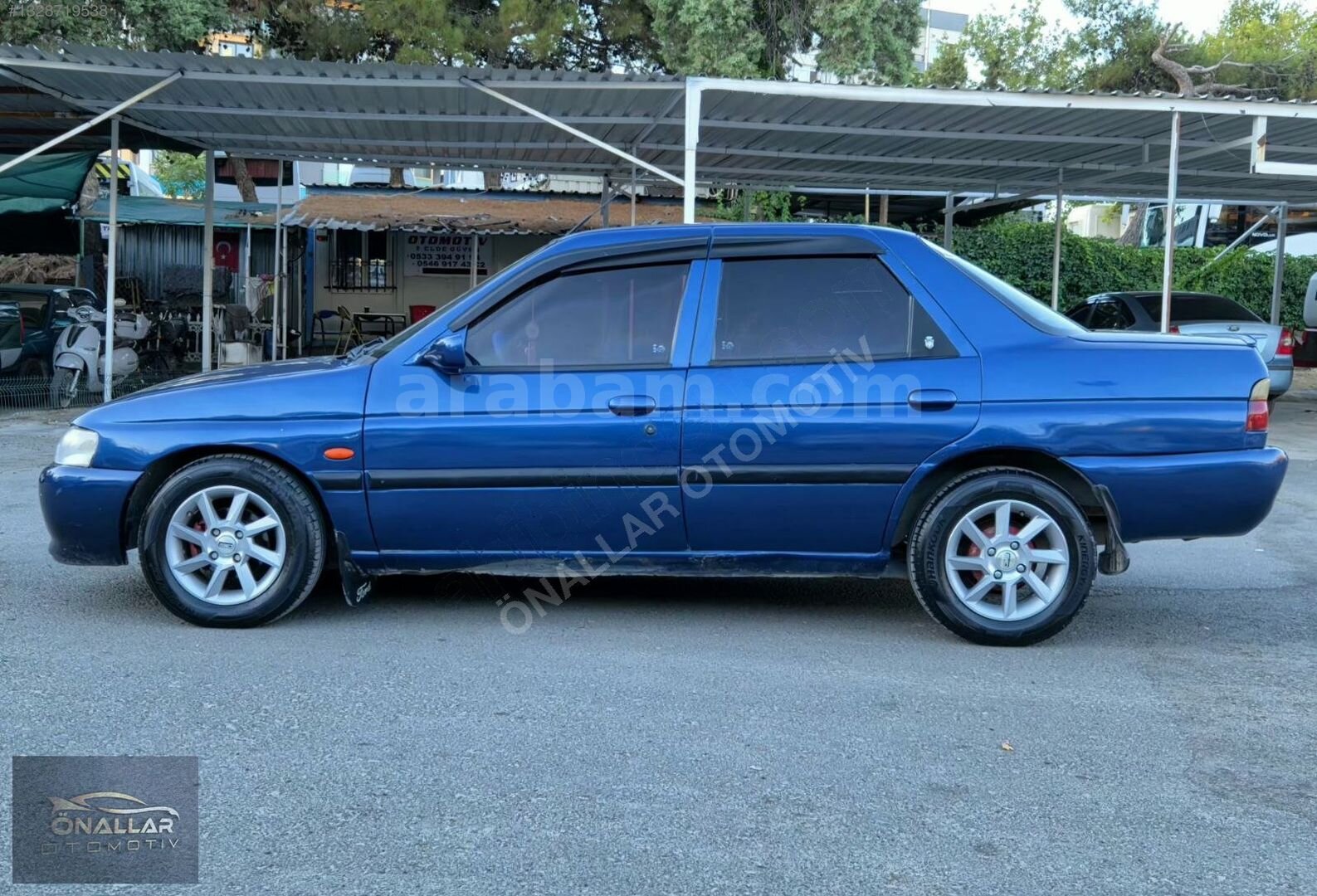 Galeriden Ford Escort 1.6 Ghia 1998 Model İzmir 111.111 km Mavi 1