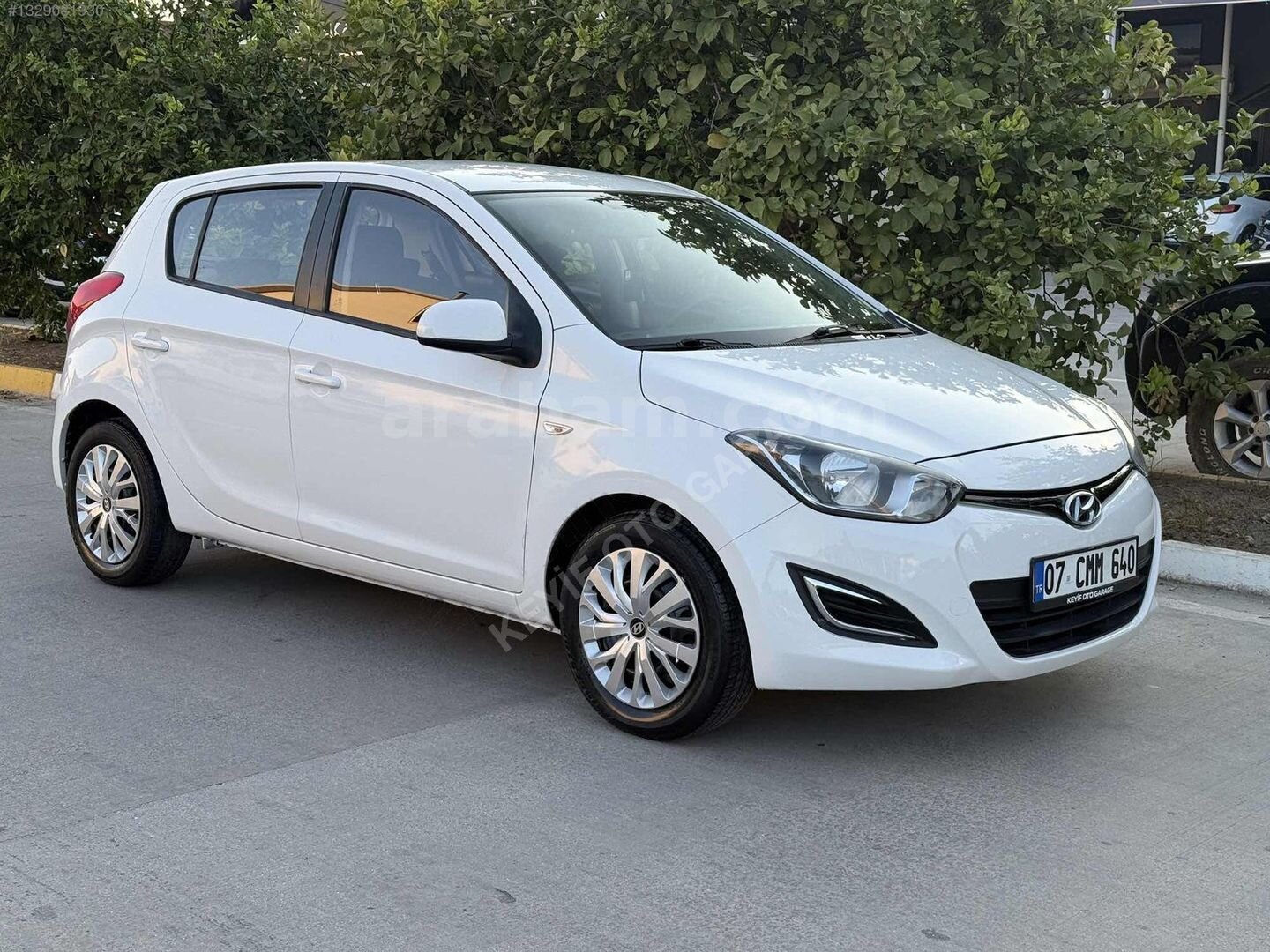 Galeriden Hyundai i20 1.2 D-CVVT Jump 2013 Model Antalya 173.000 km Beyaz 2