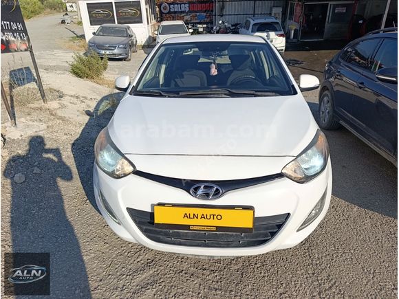 Hundai i20 bakımlı