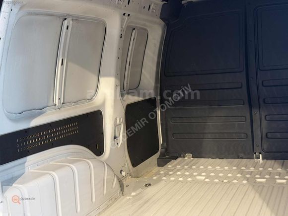 ÖZDEMİR" 2019 VW CADDY 2.0 TDİ SCR BMT MAXİ 211.000 KM