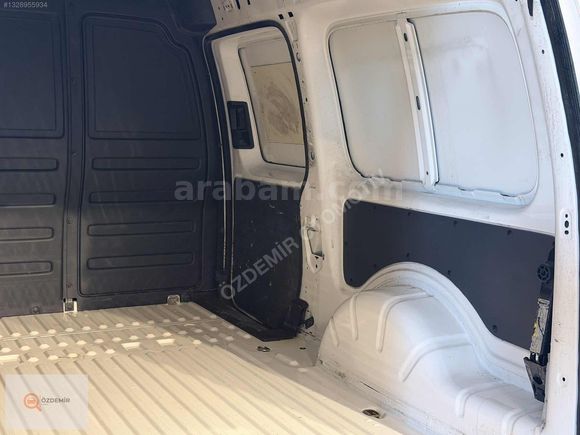 ÖZDEMİR" 2019 VW CADDY 2.0 TDİ SCR BMT MAXİ 211.000 KM