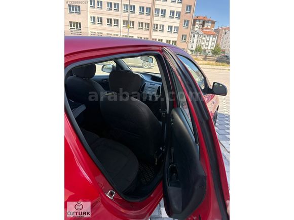 HATASIZ HYUNDi i20 TEK ELDEN KULLLANILMIS