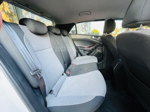 DEĞİŞENSİZ 2015 MODEL İ20 STYLE 127.000 KM