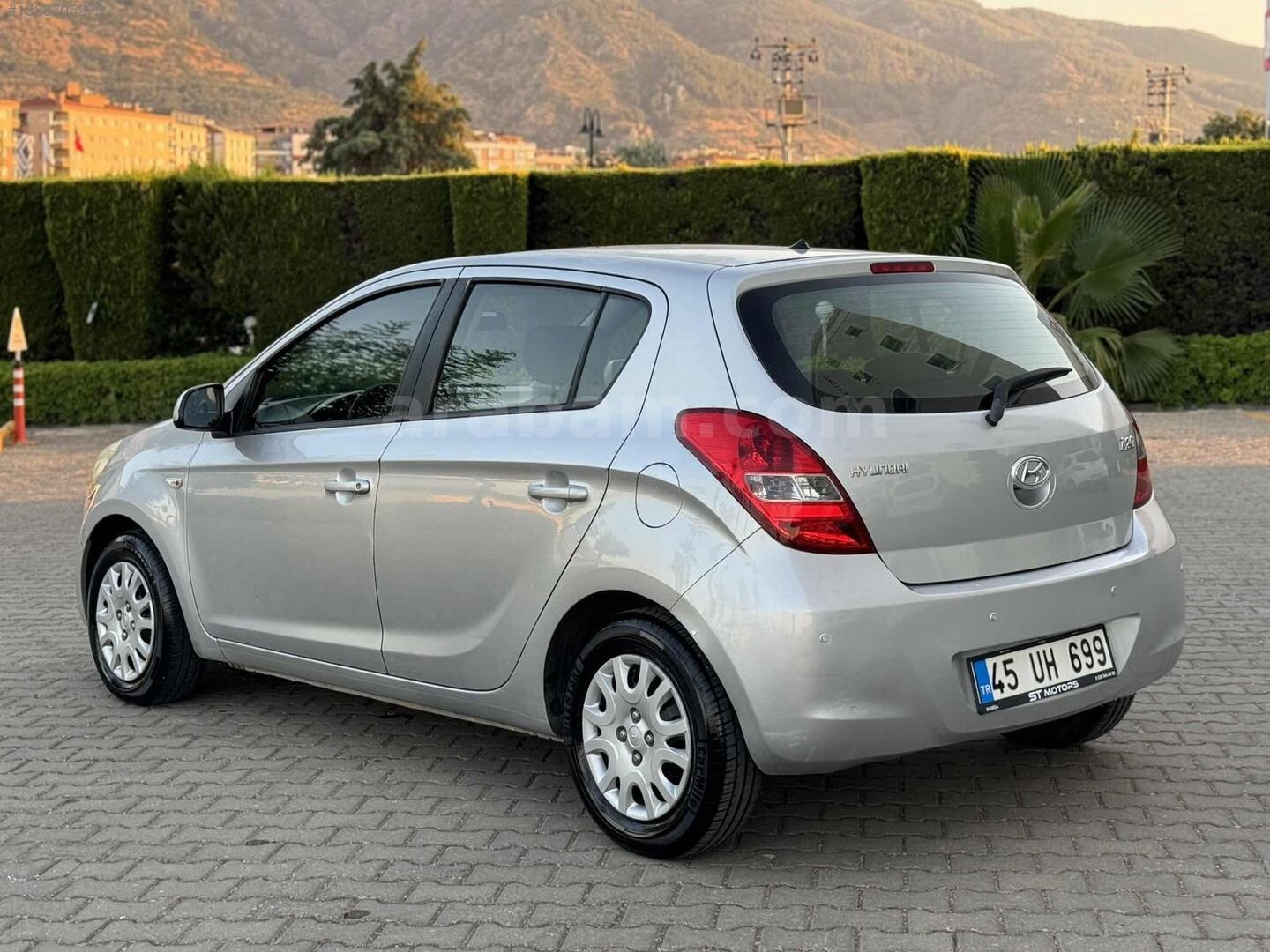 Galeriden Hyundai i20 1.2 MPI Team 2010 Model Manisa 230.000 km Gri 5