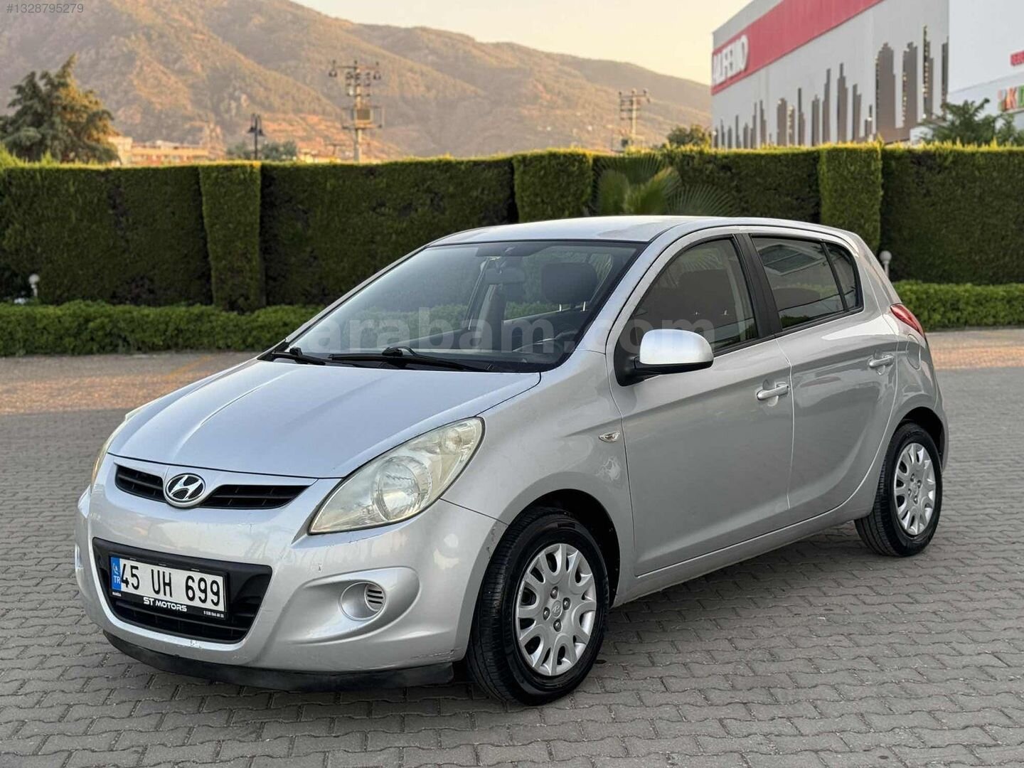 Galeriden Hyundai i20 1.2 MPI Team 2010 Model Manisa 230.000 km Gri 3