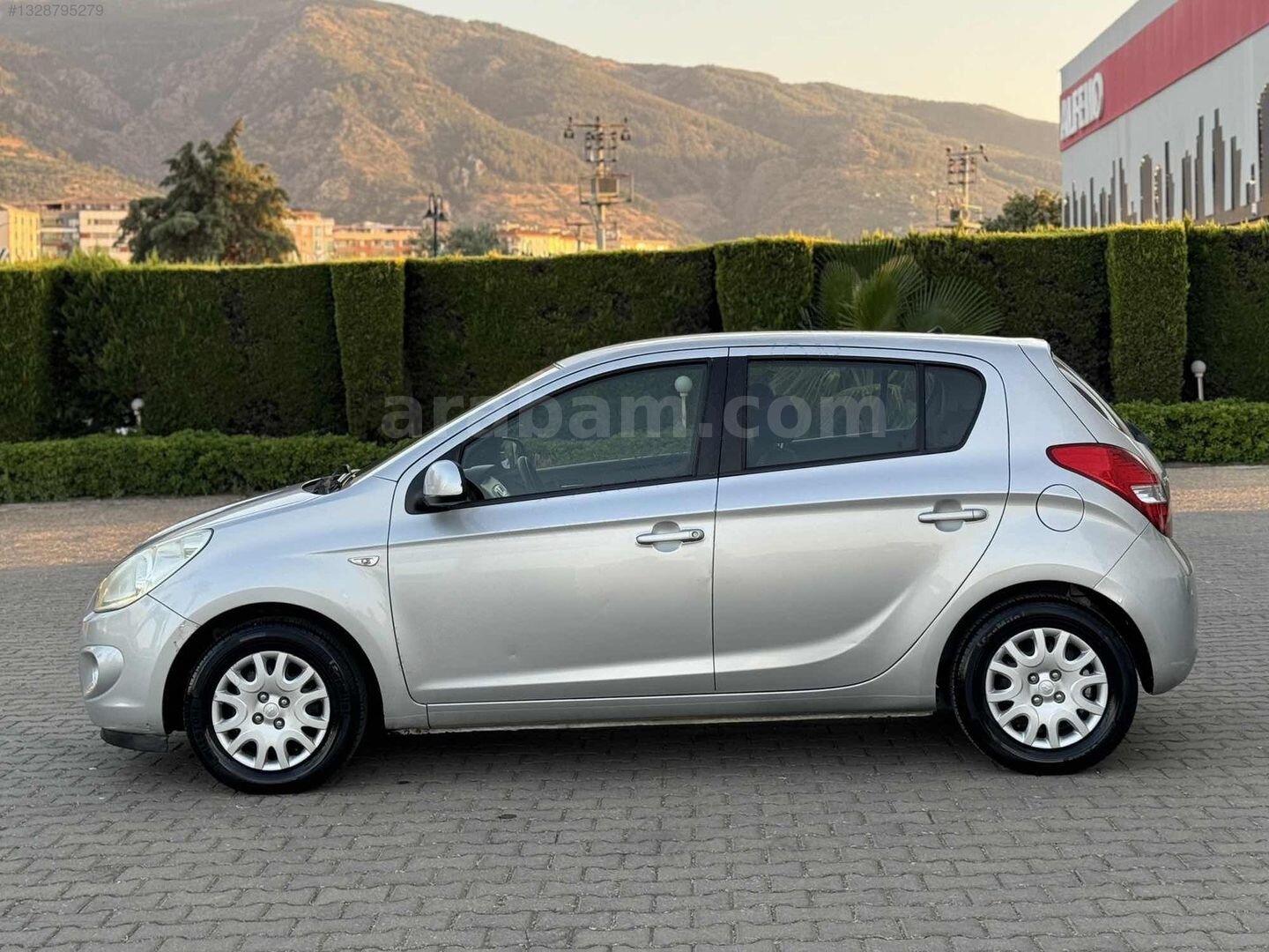 Galeriden Hyundai i20 1.2 MPI Team 2010 Model Manisa 230.000 km Gri 4