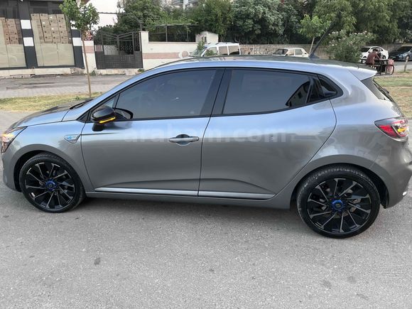 Sahibinden Renault Clio 1.0 TCe Techno Esprit Alpine 2025 Model 