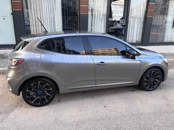 Sahibinden Renault Clio 1.0 TCe Techno Esprit Alpine 2025 Model 