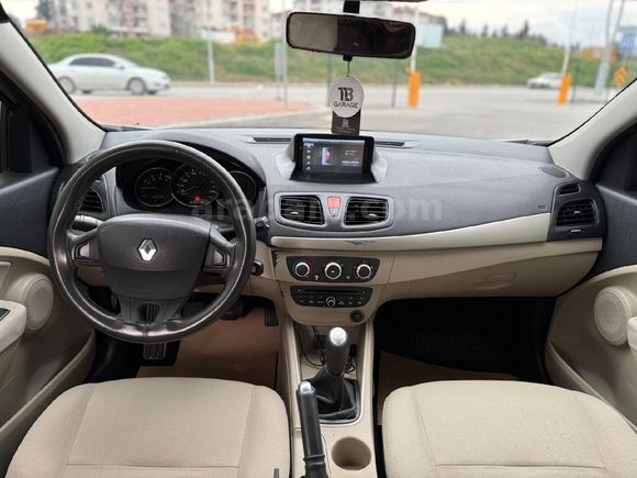 Sahibinden Renault Megane 1.5 dCi Expression 2012 Model  228.000 km Gri (Gümüş)