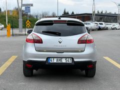 Sahibinden Renault Megane 1.5 dCi Expression 2012 Model  228.000 km Gri (Gümüş)
