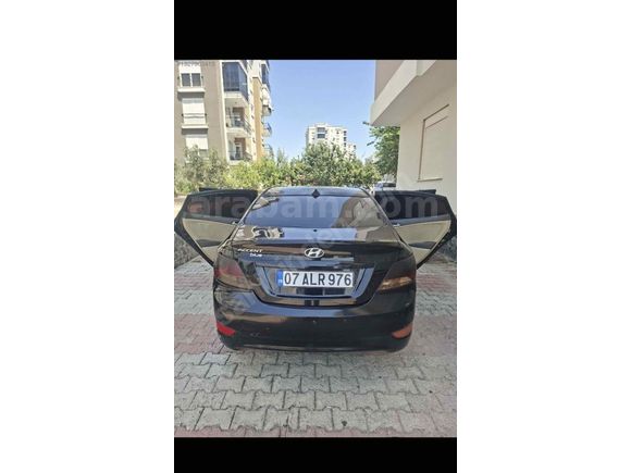 Sahibinden Hyundai Accent Blue 1.4 CVVT Mode Plus 2013 Model 