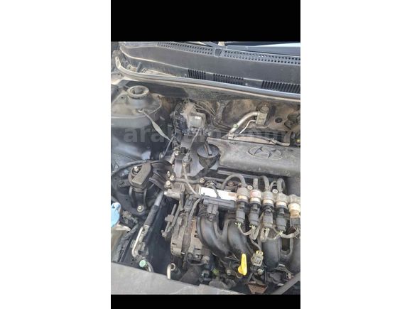 Sahibinden Hyundai Accent Blue 1.4 CVVT Mode Plus 2013 Model 