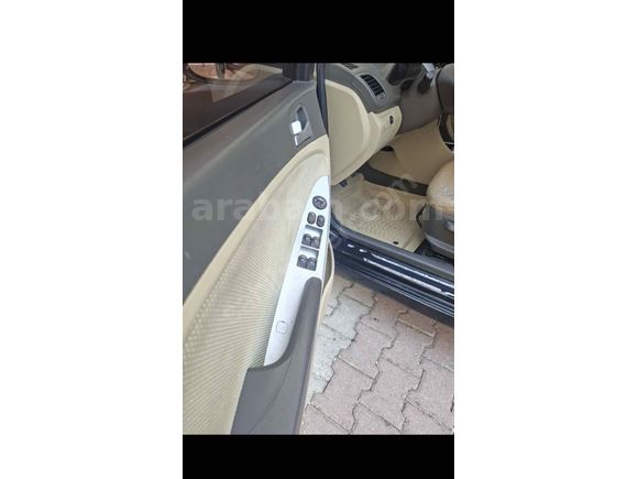 Sahibinden Hyundai Accent Blue 1.4 CVVT Mode Plus 2013 Model 