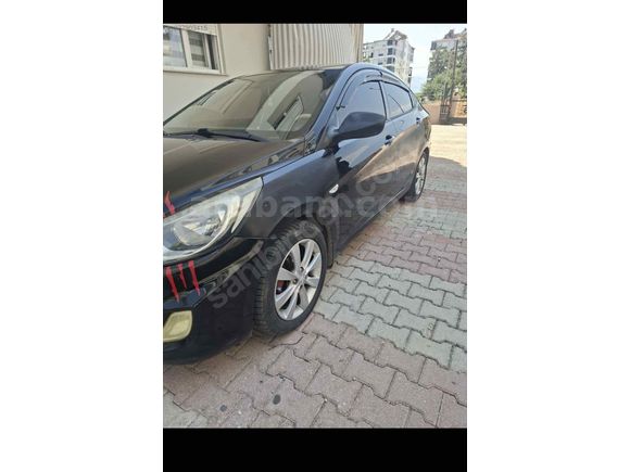Sahibinden Hyundai Accent Blue 1.4 CVVT Mode Plus 2013 Model 