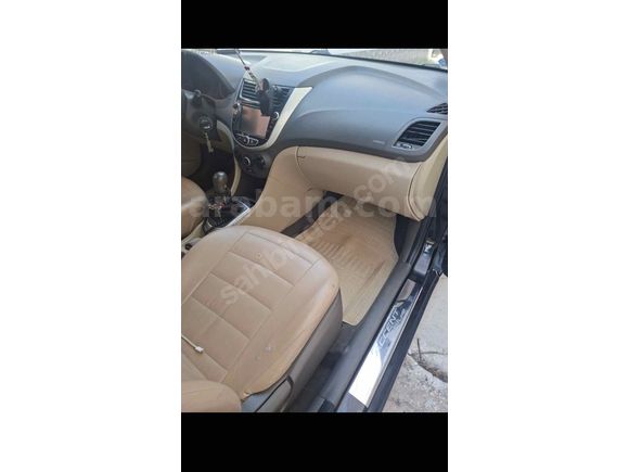 Sahibinden Hyundai Accent Blue 1.4 CVVT Mode Plus 2013 Model 