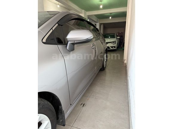 İLK SAHİBİNDEN TERTEMİZ COROLLA