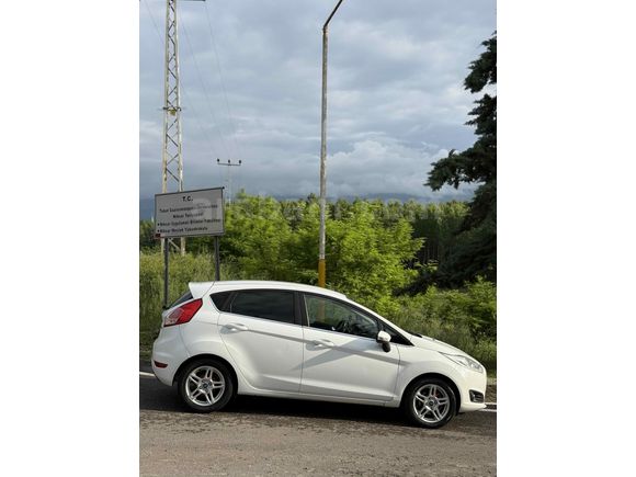 Sahibinden Ford Fiesta 1.6 Titanium 2013 Model 