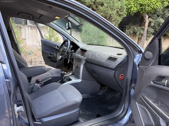 AGİN OTOMOTİVDEN 2011 OPEL ASTRA