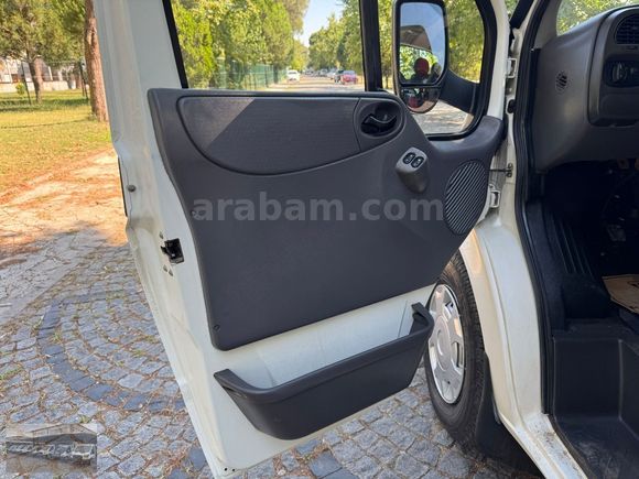 ŞENTÜRK'TEN 2004 MODEL MASRAFSIZ CAM GİBİ 90T330 KAMYONET
