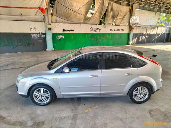 2005 MODEL BAKIMLI HASAR KAYITSIZ OTOMATİK FOCUS GHİA