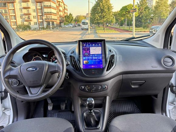 2022 MODEL DEĞİŞENSİZ HATASIZ 50.000 KM DE COURİER