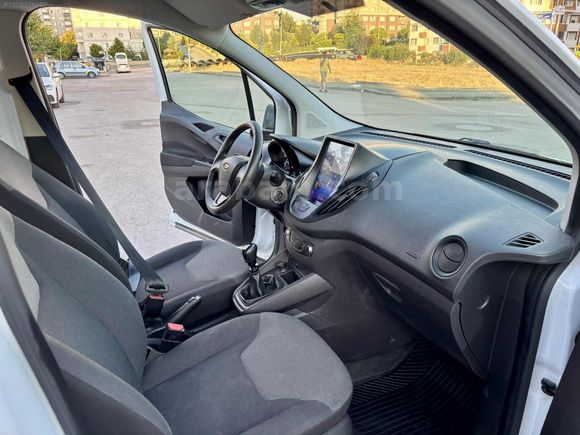 2022 MODEL DEĞİŞENSİZ HATASIZ 50.000 KM DE COURİER