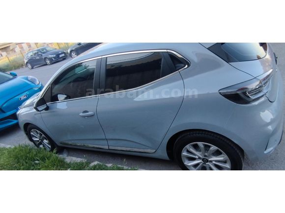 Memurdan Renault Clio 1.0 TCe Evolution 2025 Model