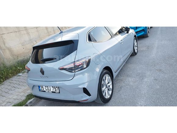 Memurdan Renault Clio 1.0 TCe Evolution 2025 Model