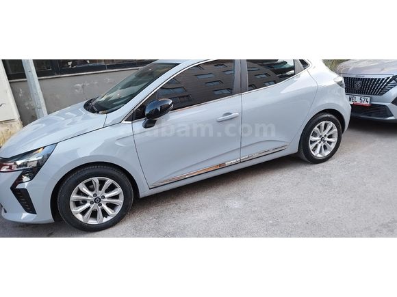 Memurdan Renault Clio 1.0 TCe Evolution 2025 Model