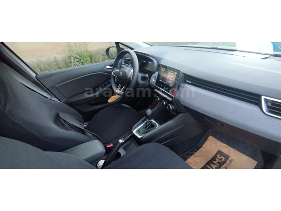 Memurdan Renault Clio 1.0 TCe Evolution 2025 Model
