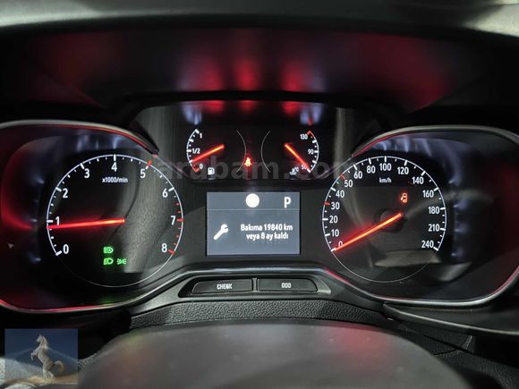 101 BİN KM OPEL COMBO 8 İLERİ OTOMATİK CAM TAVANLI BOYASIZ