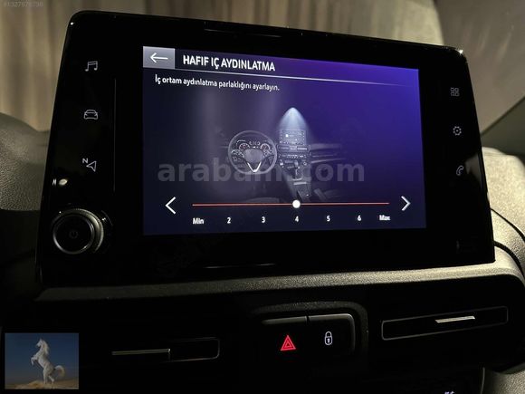 101 BİN KM OPEL COMBO 8 İLERİ OTOMATİK CAM TAVANLI BOYASIZ
