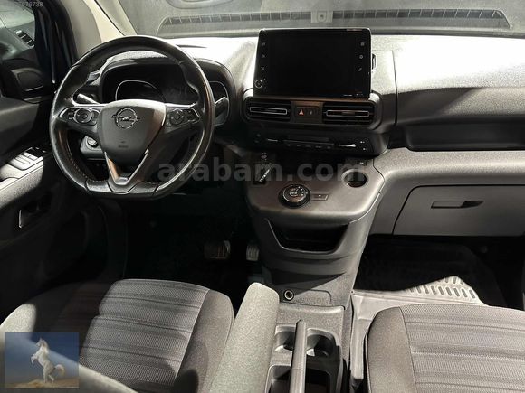 101 BİN KM OPEL COMBO 8 İLERİ OTOMATİK CAM TAVANLI BOYASIZ