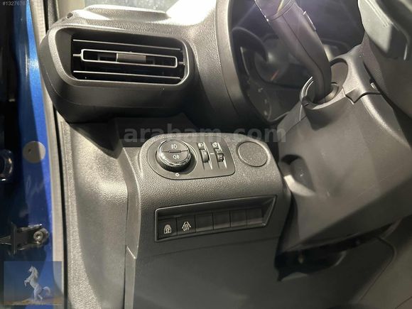 101 BİN KM OPEL COMBO 8 İLERİ OTOMATİK CAM TAVANLI BOYASIZ