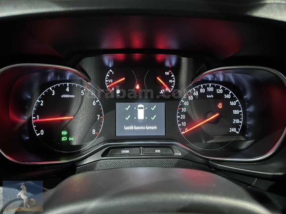 101 BİN KM OPEL COMBO 8 İLERİ OTOMATİK CAM TAVANLI BOYASIZ