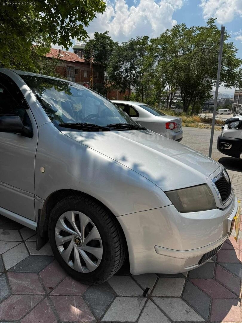 Galeriden Skoda Fabia 1.2 Classic 2004 Model Ankara 253.000 km Gri 2