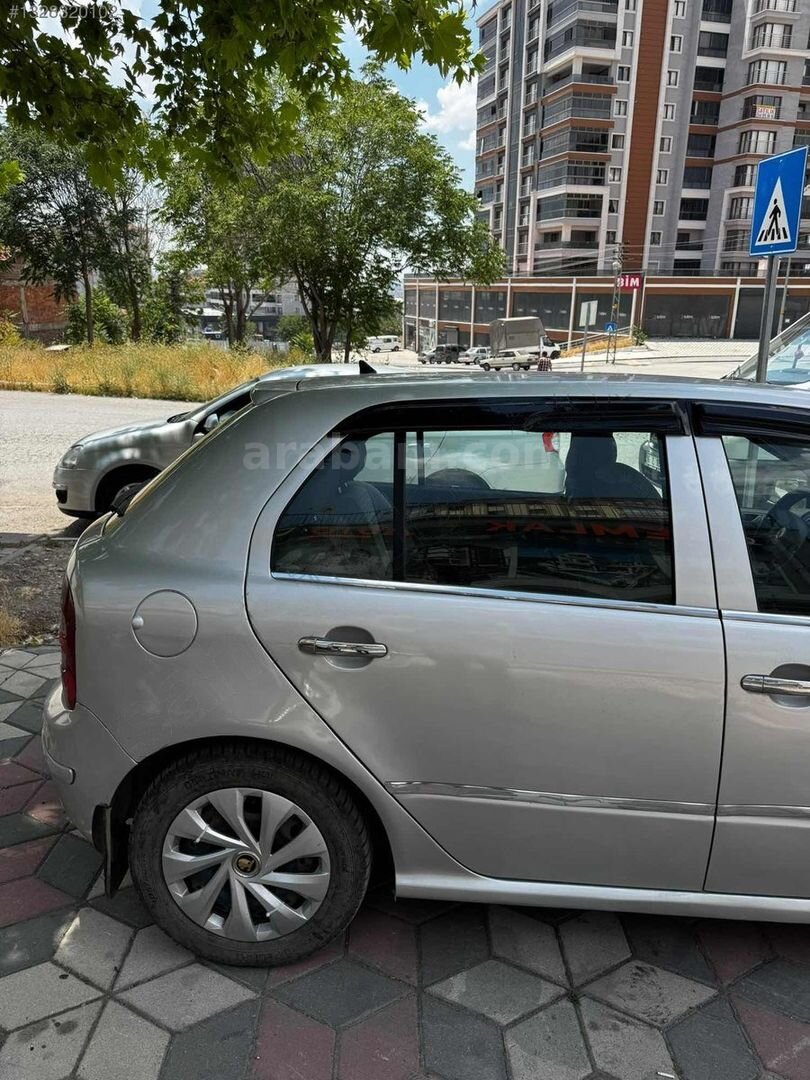 Galeriden Skoda Fabia 1.2 Classic 2004 Model Ankara 253.000 km Gri 3