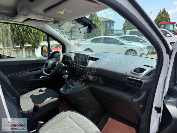 2025 OPEL COMBO 1.5 DİZEL 130HP 16 BİNDE HATASIZ BOYASIZ